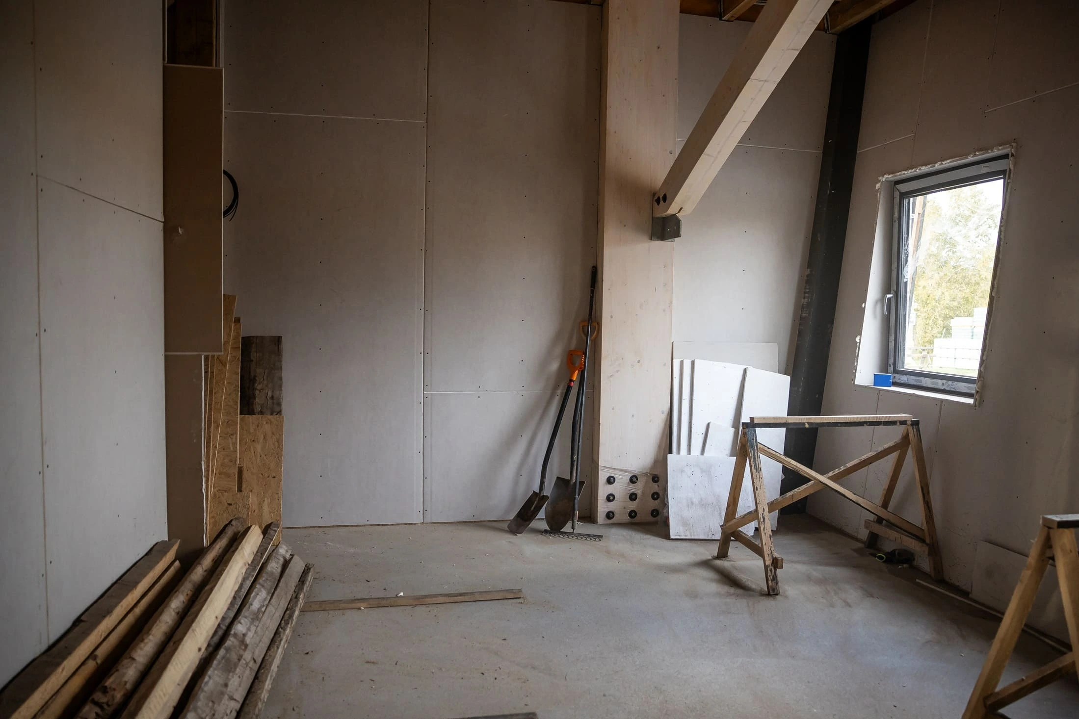 Obra en desarrollo con estructura definida.