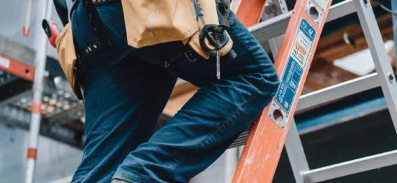 Instrumentos y materiales listos para reparaciones efectivas.