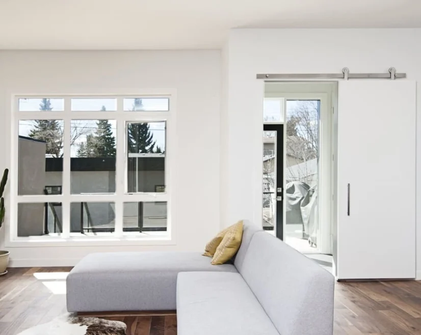 Imagen de un apartamento terminado y amoblado con diseño interior moderno.