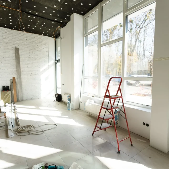 Remodelación en ejecución de vivienda por Construcciones Tapias.