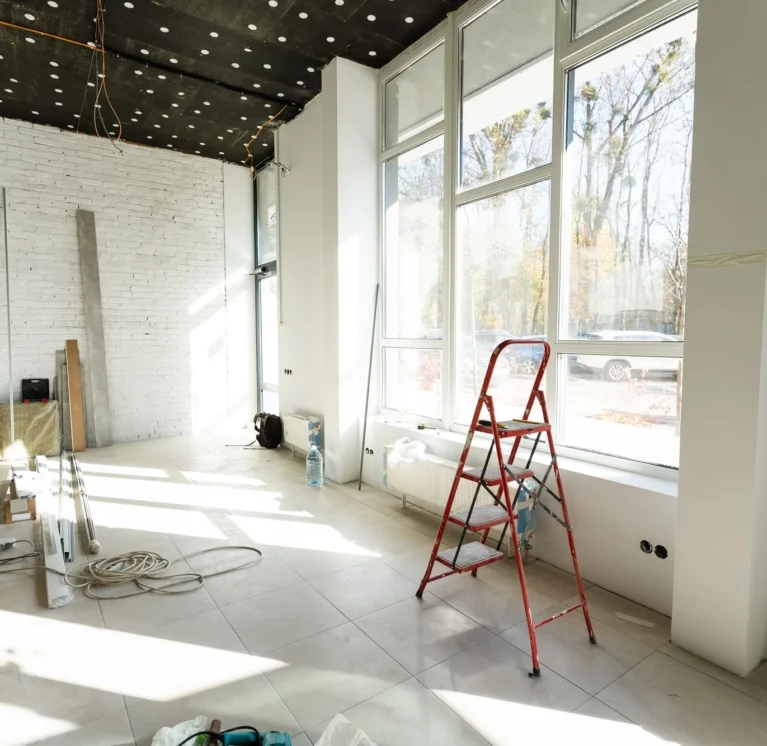 Remodelación en ejecución de vivienda por Construcciones Tapias.